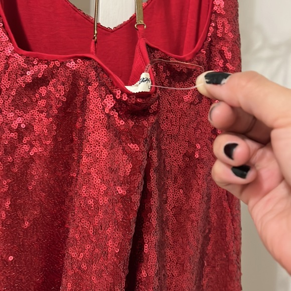 Red sequin top - Picture 2 of 6